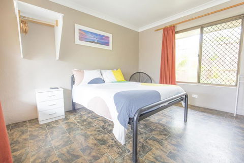 Backpackers Holiday Village - Accommodation Europe 1