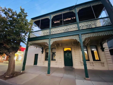 Balcony Level - Heygarth House - Port Of Echuca Townhouse - Events Australia 0