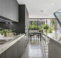 Balmain Bombshell Executive  Family Retreat - Tourism Bookings