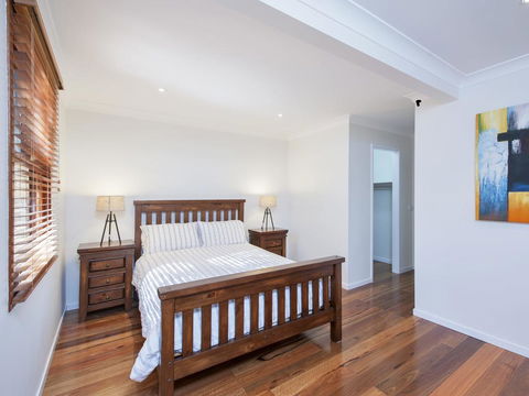 Barefoot Beach House, 24 Essendene Road - Events Australia 1