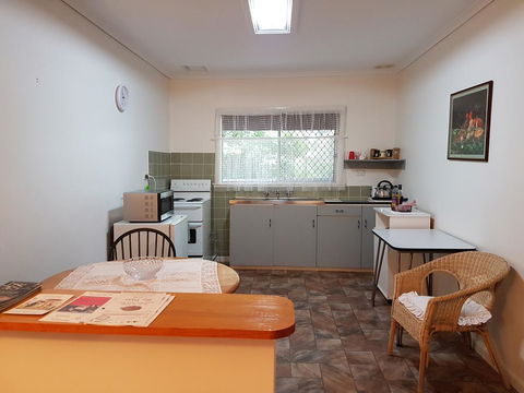 Basedow Units Tanunda - Tourism Bookings 3