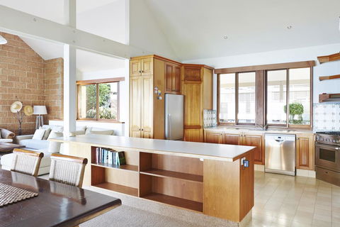 Bay Beach House - Accommodation Europe 3