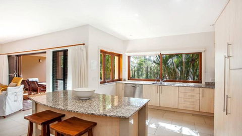 Bayvilla 3 @ Belongil Beach - Accommodation Europe 2