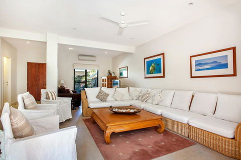 Bayvilla 3 @ Belongil Beach - Accommodation Europe 1