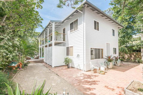Beach Chalet - Accommodation Europe 3