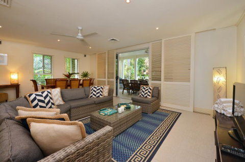 Beach Villa - 4 Plantation House - Tourism Bookings 3