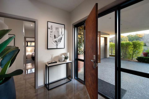 Retreat Lake Daylesford - Free Wifi - Events Australia 1