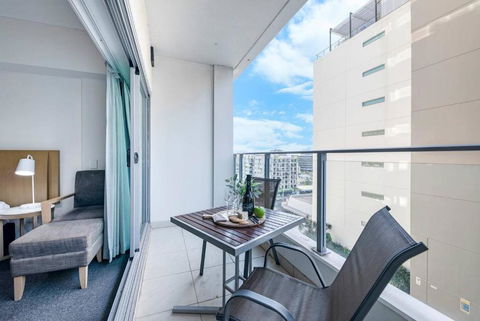 Resort-Style Sister Studios - Double Delight In The CBD - Tourism Bookings 2