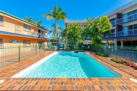 Red Star Palm Beach - Accommodation Europe 1