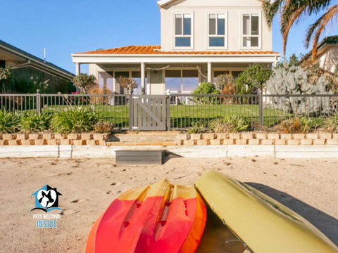 Renovated Beautiful Holiday Home With A Private Beach & Stunning Views! - Tourism Bookings 1