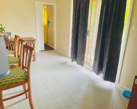 Red Steps - Family & Pet Friendly - Events Australia 3