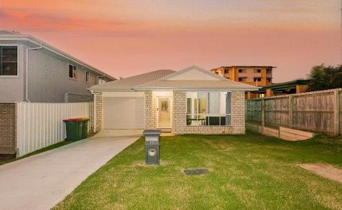 Redcliffe - Tourism Bookings 3