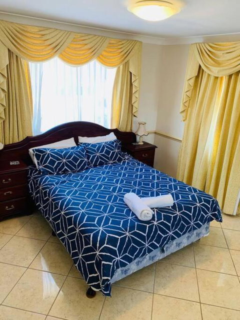 Redcliffe Villa - Accommodation Europe 1