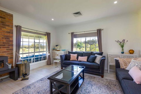 Redims Hill Cottage - Tourism Bookings 1