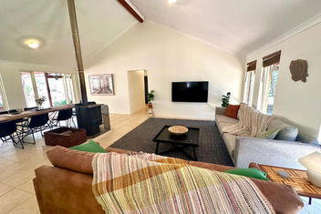 Redtail House - Carlotta with Events Australia