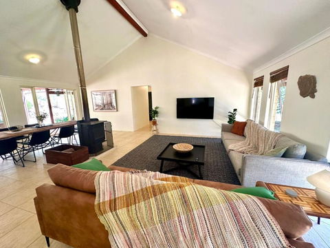 Redtail House - Carlotta - Events Australia 0