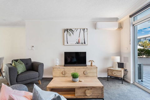 Relaxation Awaits At Runaway Cove - Events Australia 3