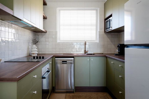 Renovated Apartment With Ocean Views - Events Australia 2