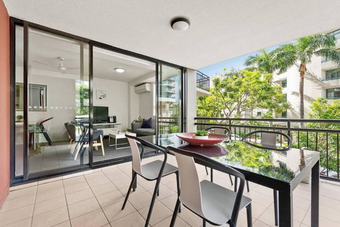 Resort Living - 10mins CBD - 2Bed / 2Bath / 1Car - Events Australia 2