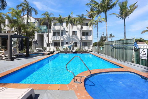 Resort Style Holiday - Tourism Bookings 0
