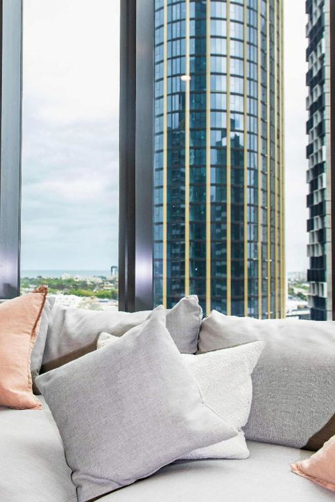 Resort Style Living 2 Bed Apt With Pool BBQ - Events Australia 1