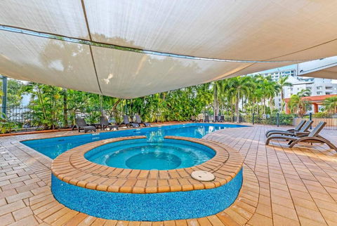 Resort Style Living In An Oceanview King Suite - Events Australia 1