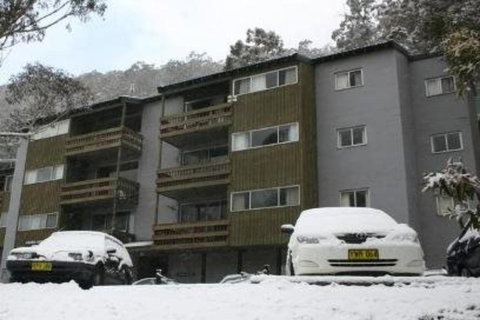 Retro 2 Bedroom Apartment - Accommodation Europe 1