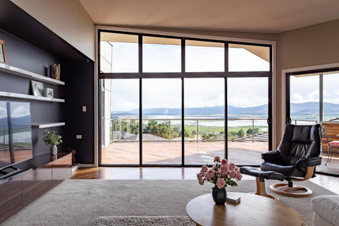 River Haven Serene Spacious With River Views - Events Australia 0