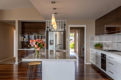 River Haven Serene Spacious With River Views - Events Australia 3