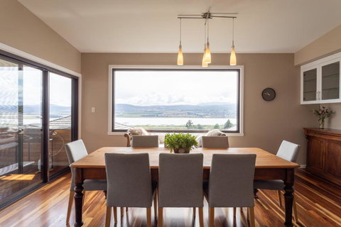 River Haven Serene Spacious With River Views - Events Australia 1