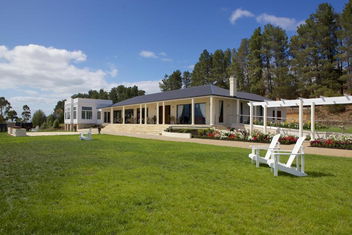 Riversdale Estate Cottages with Events Australia