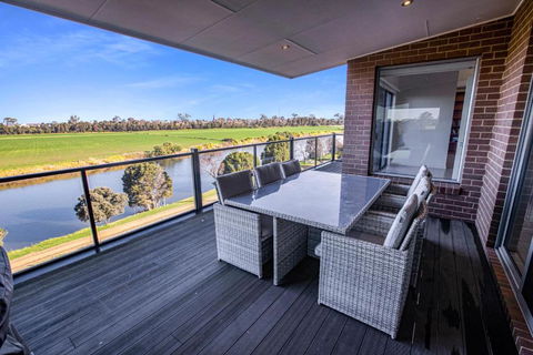 Riverside Haven - Accommodation Europe 0
