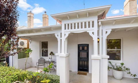 Roseland Cottage - CBD Heritage - Tourism Bookings 0