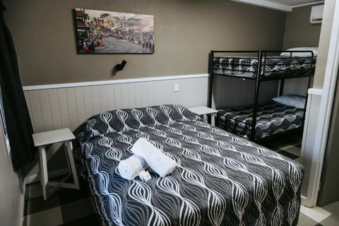 Rix Hotel Motel - Events Australia 3