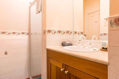 Robyn\'s Nest Lakeside Resort - Accommodation Europe 2
