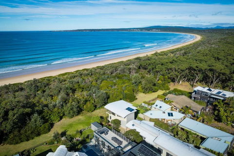 Rolling Waves 3 - Beach Access & Pet Friendly! - Events Australia 0