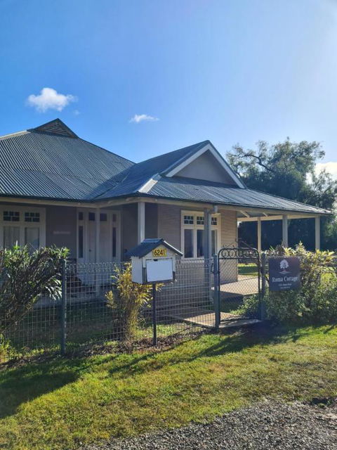Roma Cottage On Roma Orchard - Tourism Bookings 1