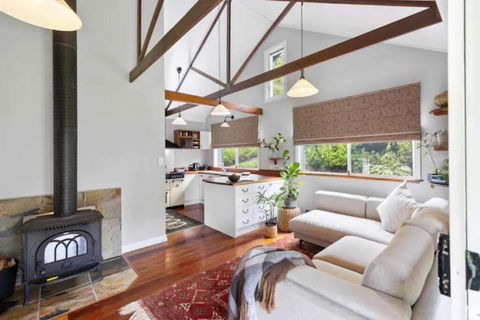 Romantic Lakeview Cottage - Events Australia 3