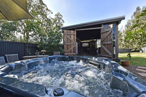 Rose Cottage Studio Romantic Or Solo Getaway. Spa, Games Room - Events Australia 0