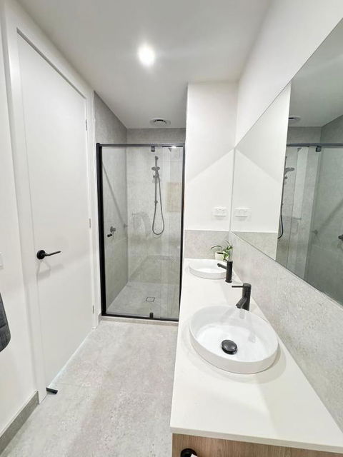 Royalty Living - Tourism Bookings 2