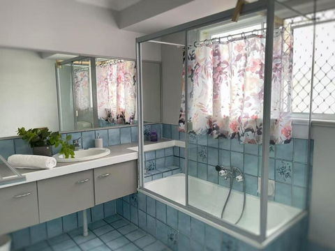 Runaway Bay Family Haven With 4beds - Events Australia 2