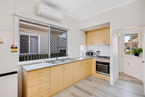 Sage Cottage! CBD Perfection! - Events Australia 1