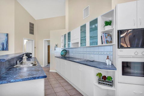 Sail Away - Aldinga Beach - C21 SouthCoast Holidays - Events Australia 2