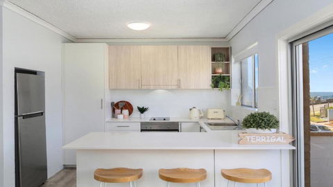 Salt Life Short Walk To Beach, Shops Cafes Accom Holidays - Events Australia 1