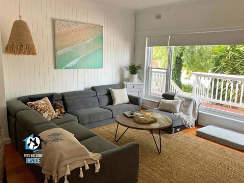 Saltwater Sunsets Seaside Haven With Ocean Views - Events Australia 1
