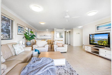 Salty Kisses @ Riverdance - 3 Bedroom Apartment - Events Australia 0