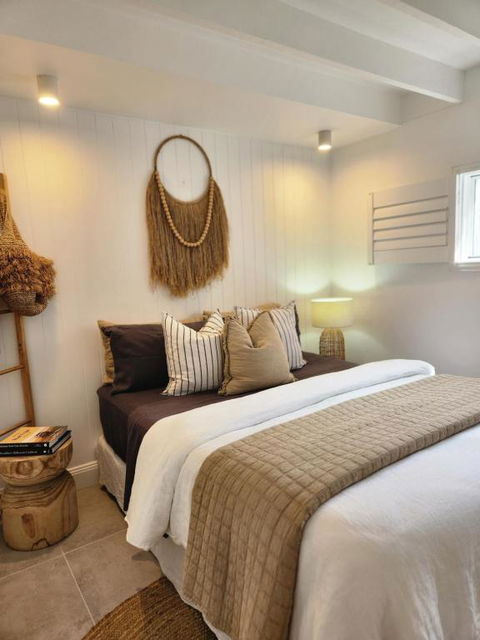 SALTY PALMS -Seaside Studio Apartment - Events Australia 1