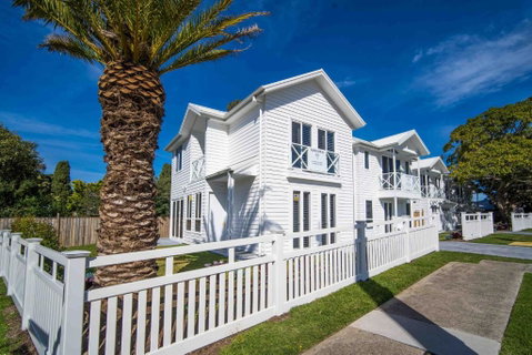 Salty Palms By The Sea - ONE - Accommodation Europe 0