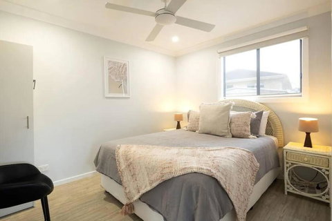 Salty Vibes - Events Australia 0