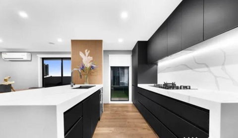 Sanctuary Lakes Holiday House - Events Australia 3